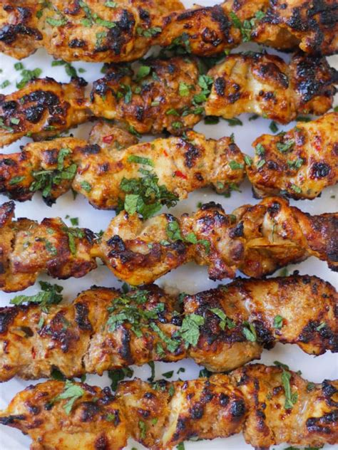 Easy And Delicious Chicken Kebabs This Recipe Includes A Tasty Yoghurt