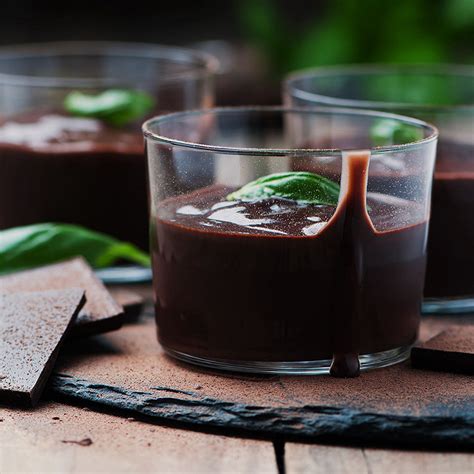 Recette Mousse Au Chocolat Noir Au Basilic Facile Rapide