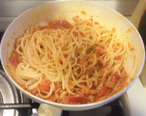 Pasta With Tuna And Tomato Sauce Italian Recipe In Minutes