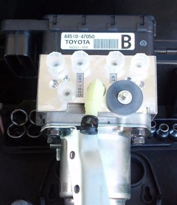 TOYOTA 04 09 PRIUS ABS ANTI LOCK BRAKE PUMP ACTUATOR 44500 47141 44510