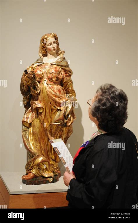 Tallado En Madera Policromada En El Museo Nacional De Escultura