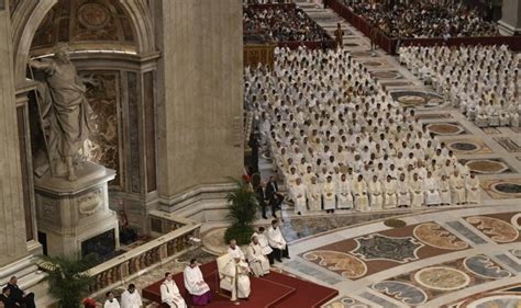 Nos 60 anos do Concílio Vaticano II Francisco pede unidade na Igreja