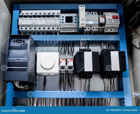 Quadro De Distribui O De Tens O Disjuntores Fundo El Trico