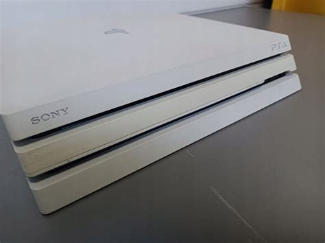 Konsola Sony PlayStation 4 pro 1 TB biały OPIS