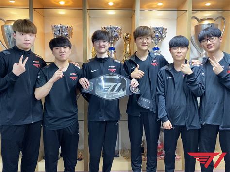 Faker Le Manda Un Mensaje A Su Rival Más Directo De La Lck Esportmaniacos