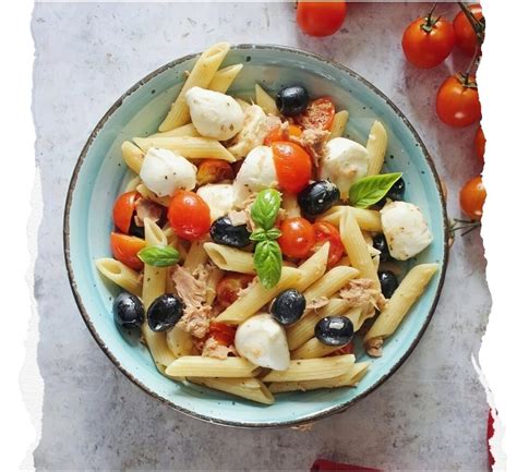 Insalata Di Pasta Fredda Con Tonno Pomodorini Mozzarelline Di Bufala