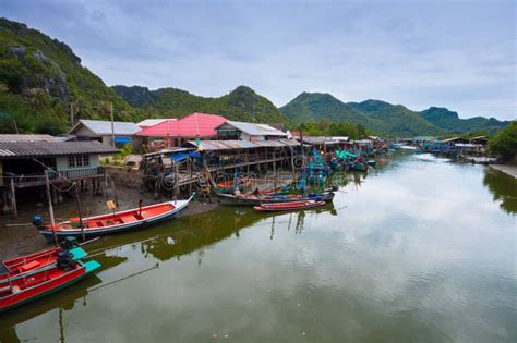 Fisherman S Village in Thailand Stock Image - Image of boat, ocean ...