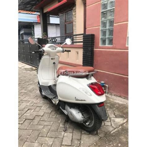 Motor Vespa Primavera V Bekas Like New Surat Lengkap Nominus Di