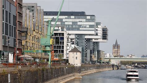 Rhein in Köln sinkt Pegel fällt unter 1 65 Meter