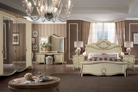 What are the best colors for a master bedroom?