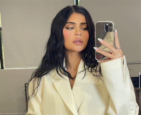 Kylie Jenner Becomes Most Followed Woman On Instagram P M News