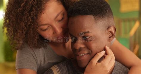 Treinte Mill Naire Noire De Couples Dehors Image Stock Image Du