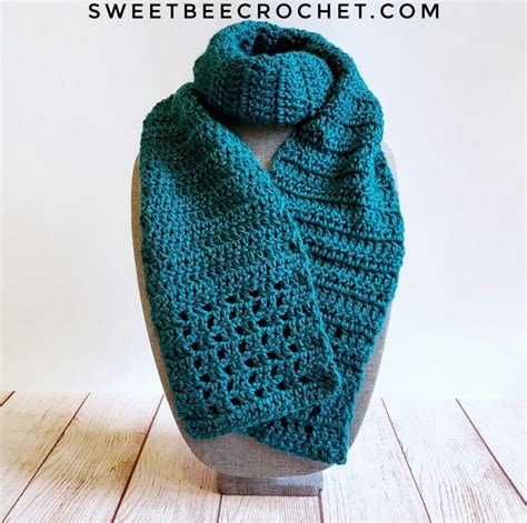 Beginner Double Crochet Scarf - Free Pattern - Sweet Bee Crochet