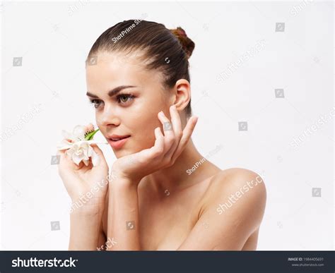 Beautiful Woman Naked Shoulders Bright Makeup Stock Photo 1984405691 Shutterstock