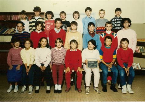 Photo de classe 5ème D de 1985 Collège Henry Dunant Copains d avant