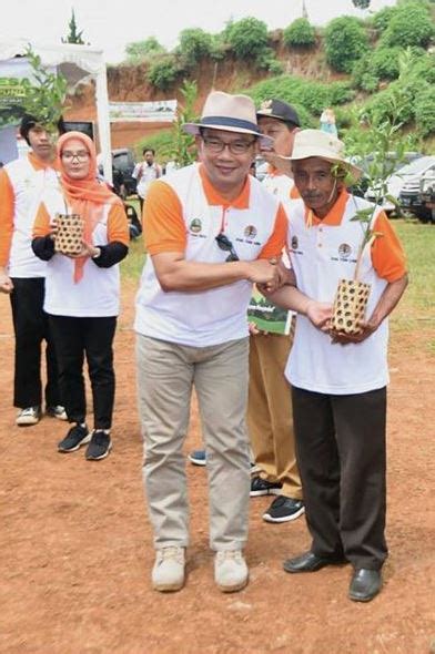 Ridwan Kamil Rencanakan Gerakan Wajib Tanam Pohon Ini 5 Faktanya