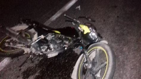 Arrolla tráiler a pareja de motociclistas en la carretera a Frontera