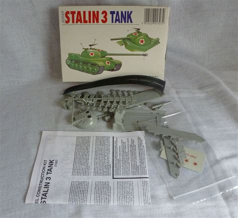 Rockertron Toys Airfix Series 1 Josef Stalin 3 Tank 01307