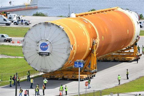 Nasa Shows Off New Sls Moon Rocket