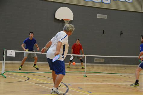 Tournoi De Pickleball Une Douzaine De Joueurs Locaux Sur Le Podium