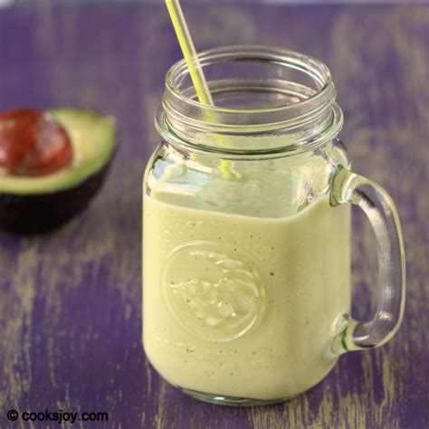 Avocado Banana Smoothie Ricomoren