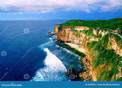 Penhasco Da Praia Uluwatu Imagem De Stock Imagem De Rocha 3348223