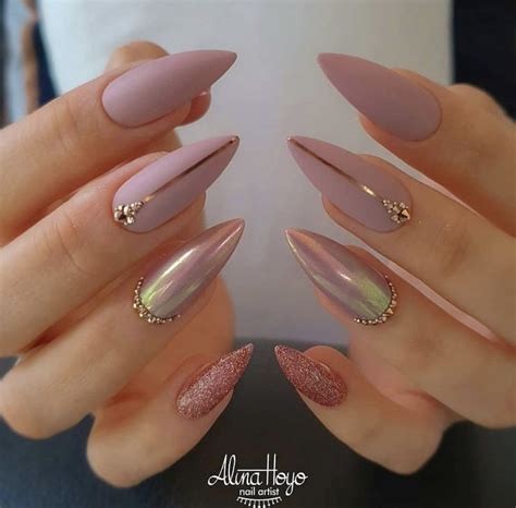 Elegant nude nails Manicura de uñas Uñas elegantes y sencillas Manicura