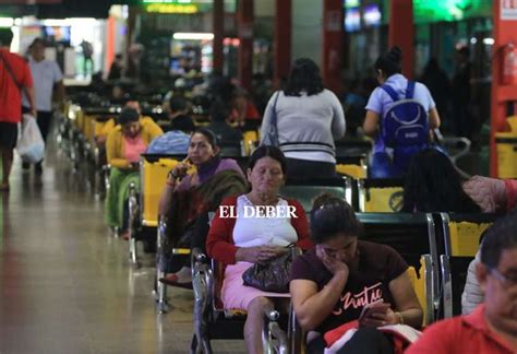 Suspenden las salidas de buses a Tarija por bloqueos en Abapó y Boyuibe