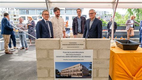 Pose De La Re Pierre Des Bureaux De Demathieu Bard B Timent Le De