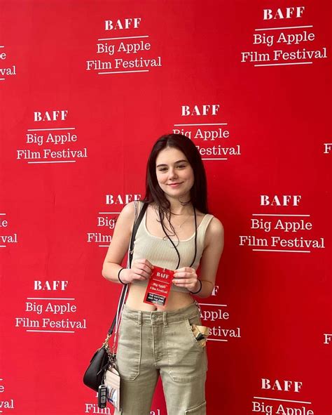 Julia Antonelli - Age, Height, Net Worth, Boyfriend, Bio, Facts, Wiki