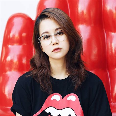 Vlogger thế hệ mới Toàn trai xinh gái đẹp chia sẻ tất tần tật những thứ đang hot nhất trendy