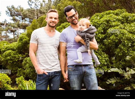 Couple Gay Enfant Banque De Photographies Et Dimages Haute R Solution Alamy