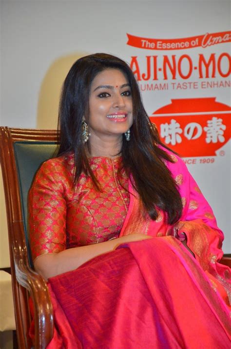 Actress Sneha Hot Photos HD Sexy Bikini Images Gallery Fdpixer