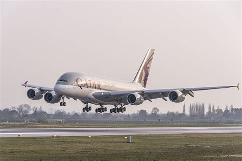 Qatar é eleita a melhor companhia aérea do mundo Confira as 50 melhores