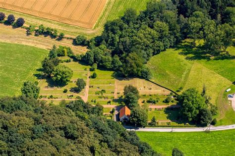 Hattingen aus der Vogelperspektive Grabreihen auf dem Gelände des