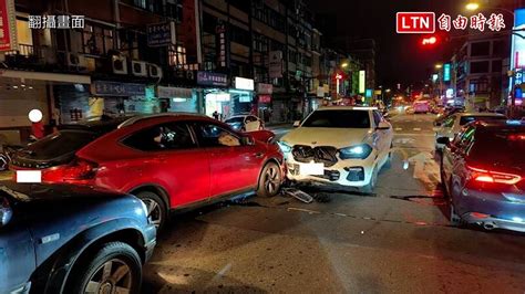 Bmw男酒駕返家開到對向車道 連撞2車害2人傷 翻攝畫面 自由電子報影音頻道