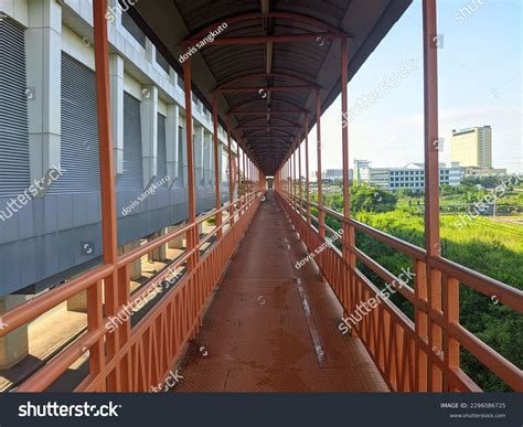 18 Pedestrian Bridge Palembang Images, Stock Photos, 3D objects ...