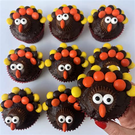 26 Fun Turkey Cupcakes To Bake For Thanksgiving Eating Works