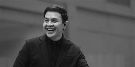 Lirik Lagu Mengagumimu Dari Jauh Tulus Dan Fakta Di Baliknya