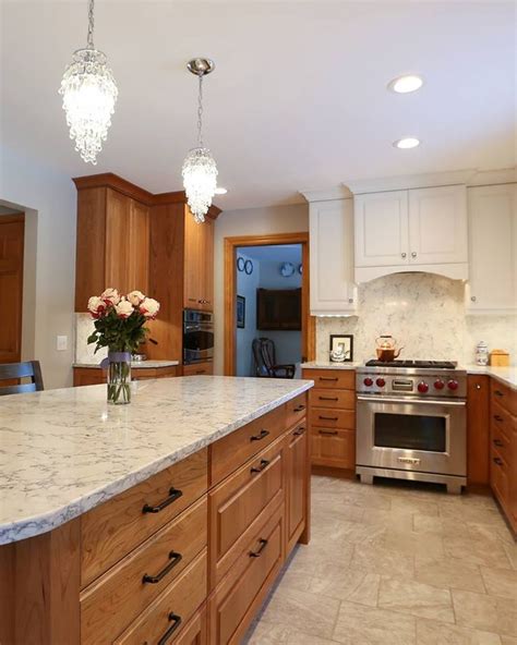 Quartz Countertop With Oak Cabinets Stassinosalita