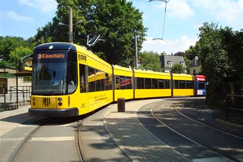 Dresden Straßenbahnlinie 3 mit Niederflurgelenkwagen 2801 Stadt