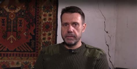 Следует мобилизовать до 50 лет, и женщин также, заявил комбат — видео