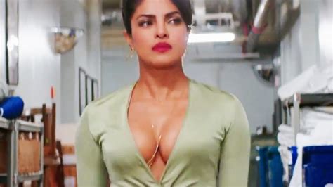 26+ Priyanka Chopra Baywatch Trailer Pics