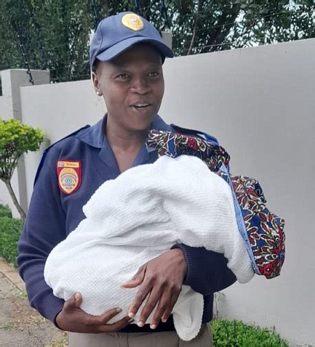 Sergeant Nkuna Helps Mom Deliver Baby Girl In City Of Joburg Streets