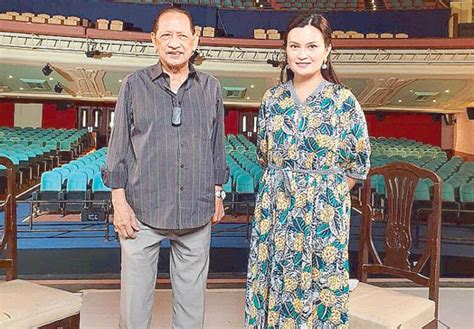 9 Hot Sexy Daphne Osena Paez Bikini Pics