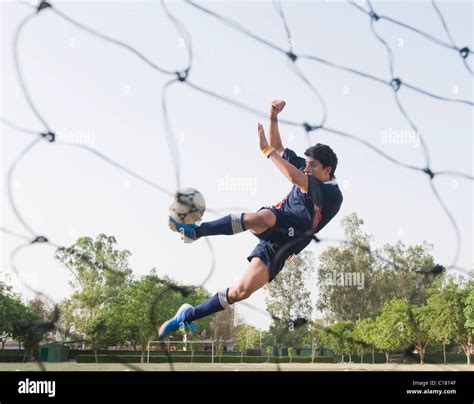 Pallone Da Calcio In Rete Immagini E Fotografie Stock Ad Alta