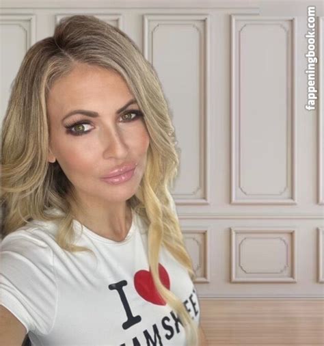 Gigi Dior Gigidiorsfw Nude OnlyFans Leaks Fappening FappeningBook