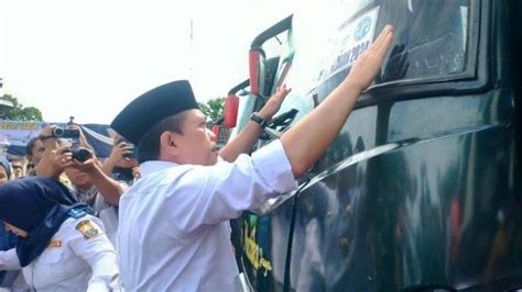 Gubernur Al Haris Lepas Peserta Mudik Gratis Ke Pulau Jawa Harus