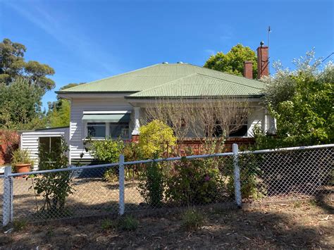 6 Forest Street Castlemaine Vic 3450 House For Rent Domain