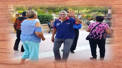 BAILE EN LA PLAZA DE ARMAS TORREON COAH La Y Griega NO Cuento